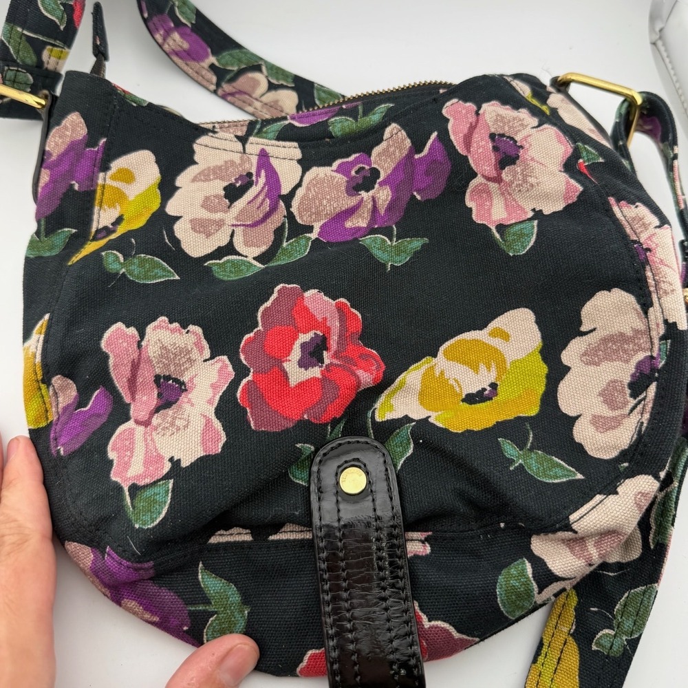 Ted Baker Crossbody Bag Small Black Floral Excellent Canvas Gold Hardware - Picture 2 of 10